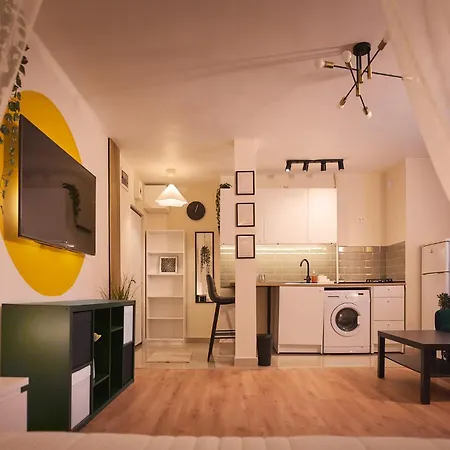 Urban Oasis Studio, Gara De Nord *